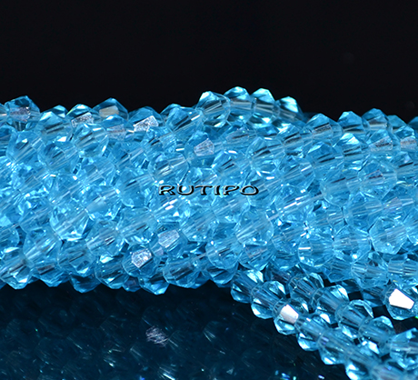 Биконусы LightSkyBlue, 4мм, низка 31см (ок. 84шт)