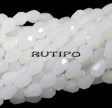 Бусина капля White 6*4мм, шт