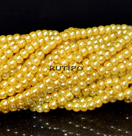 Скляні перли Golden, 4мм, нитка 80см (бл. 215шт)