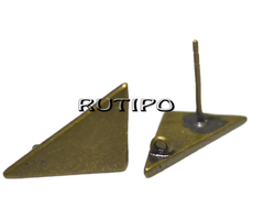 Studs Triangle, bronze, pair