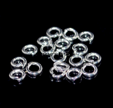 50шт, Колечки мед.сталь Silver Plated 4*0.8мм