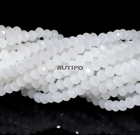 Рондель White, 3-3.3*2мм, нитка 39см (бл. 150шт)