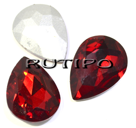 Капля граненая Red 18*13*6мм, шт