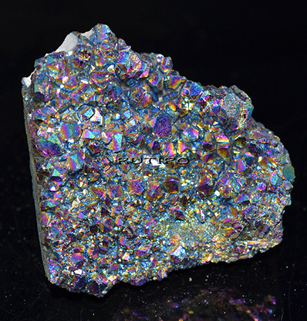 Друза кварца Rainbow Plated, 51*50*22мм, 79.07г